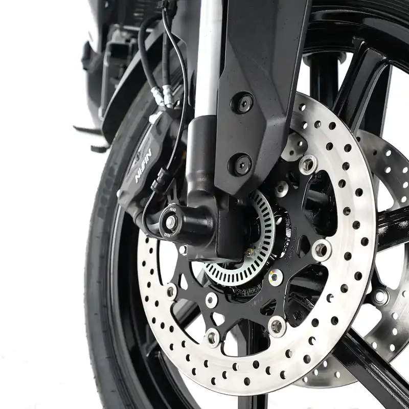 Gyors kiszállítás Első tengely bukógomba – GSX-8S